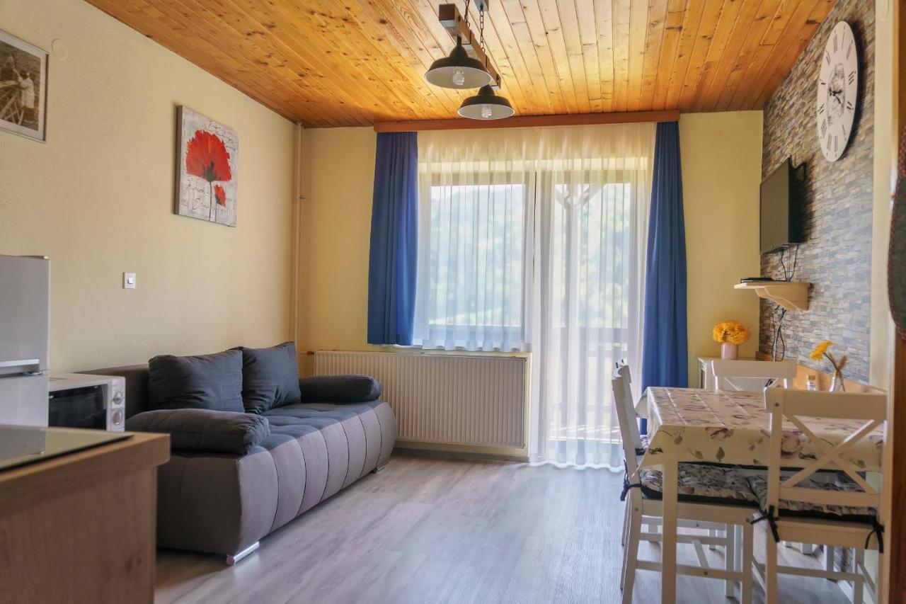 שקופיה-לוקה Apartments Zakrasnik מראה חיצוני תמונה