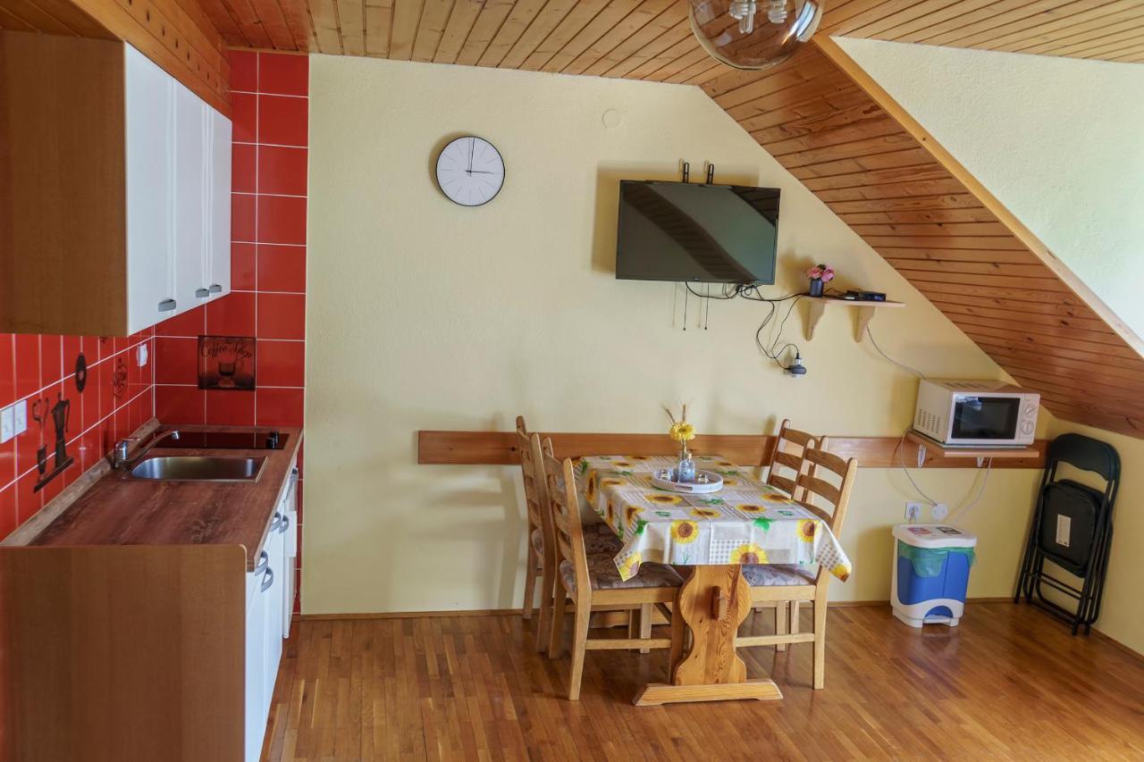 שקופיה-לוקה Apartments Zakrasnik מראה חיצוני תמונה