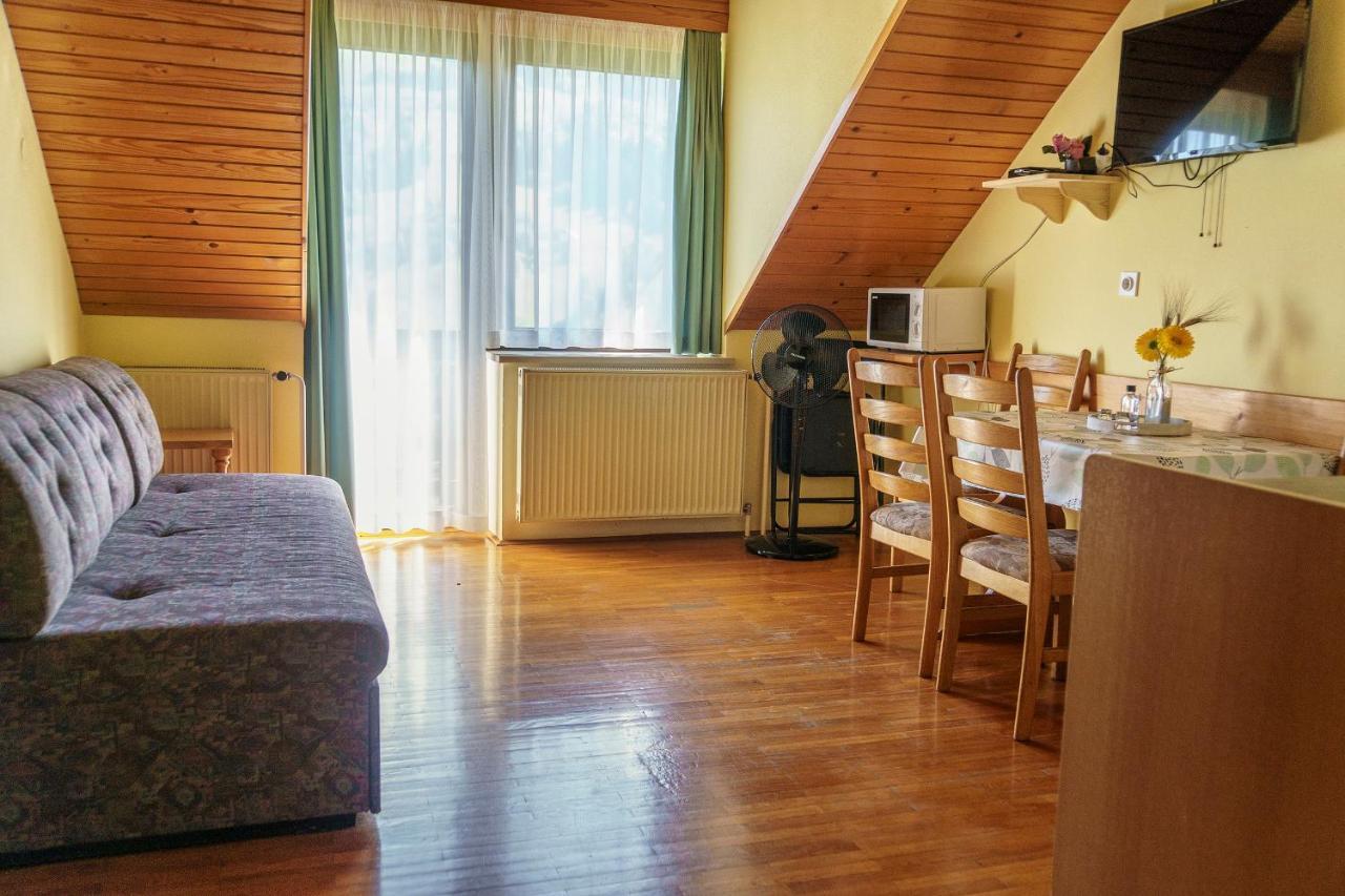 שקופיה-לוקה Apartments Zakrasnik מראה חיצוני תמונה