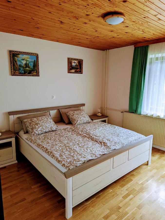 שקופיה-לוקה Apartments Zakrasnik מראה חיצוני תמונה