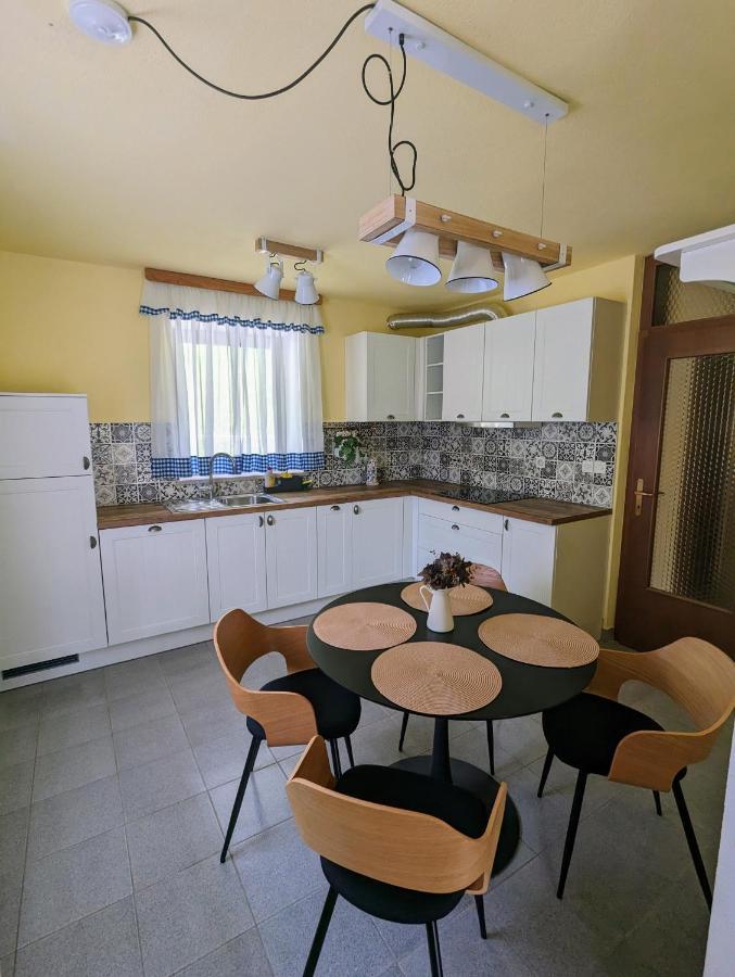 שקופיה-לוקה Apartments Zakrasnik מראה חיצוני תמונה